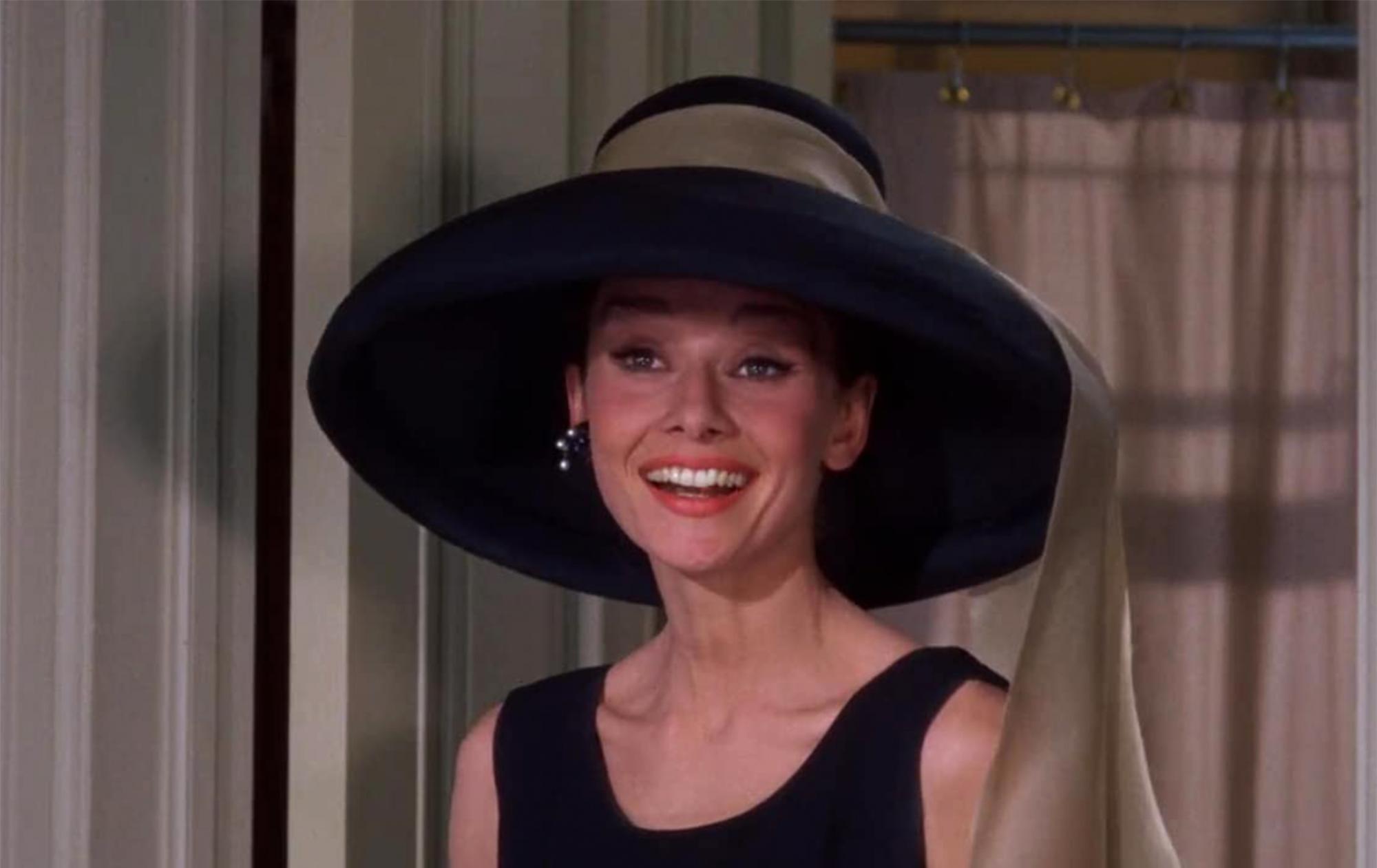 Ікона стилю: 5 культових образів Одрі Хепберн, які ніколи не вийдуть із моди